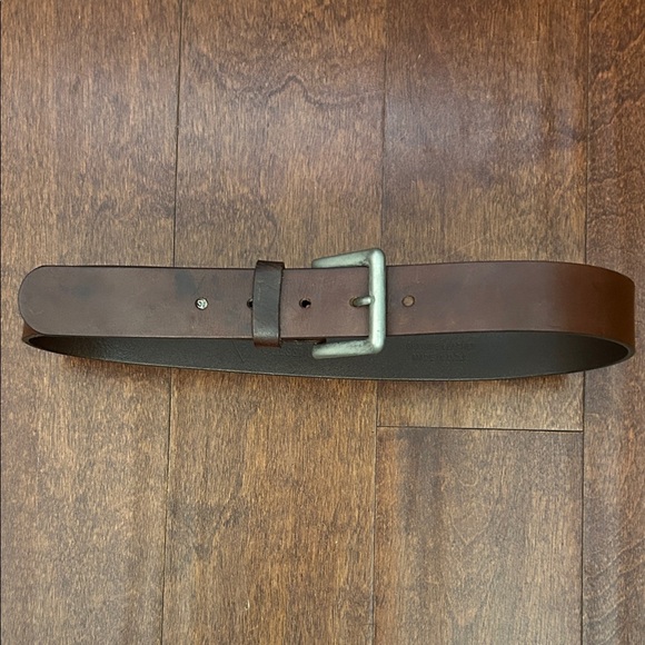 Vintage Guess Women’s Brown Leather Belt with Nickel Toned Buckle, Size Small - Picture 1 of 16